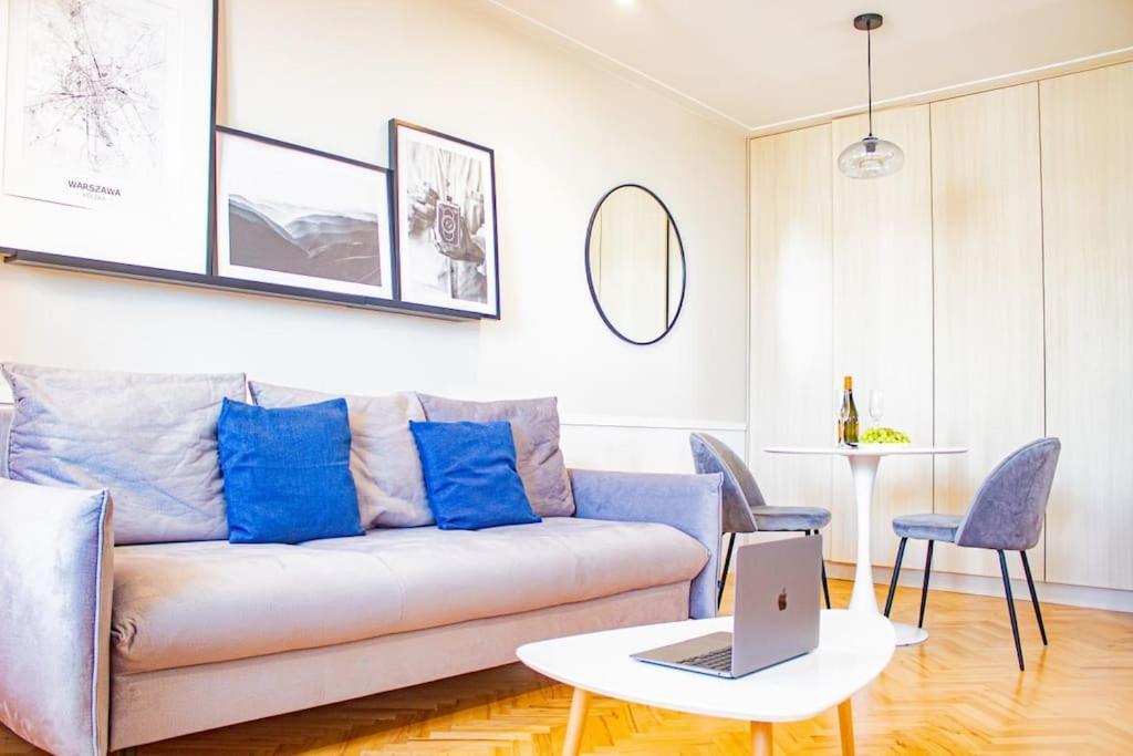 Central Apartment With Balcony And Views, Old Town, Metro Warszawa Zewnętrze zdjęcie