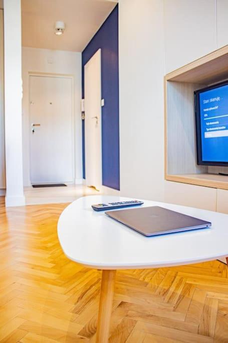 Central Apartment With Balcony And Views, Old Town, Metro Warszawa Zewnętrze zdjęcie