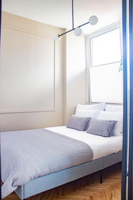 Central Apartment With Balcony And Views, Old Town, Metro Warszawa Zewnętrze zdjęcie