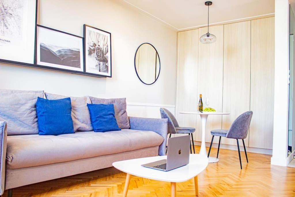 Central Apartment With Balcony And Views, Old Town, Metro Warszawa Zewnętrze zdjęcie