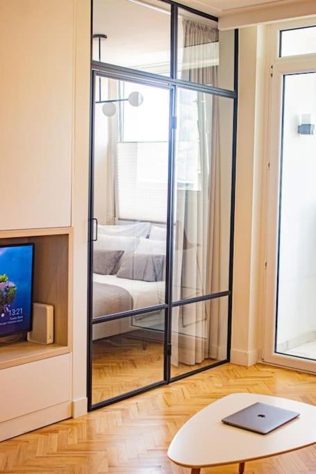 Central Apartment With Balcony And Views, Old Town, Metro Warszawa Zewnętrze zdjęcie