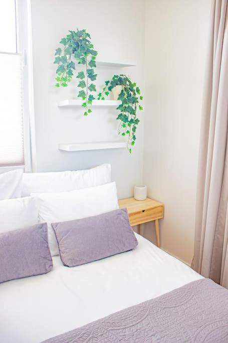 Central Apartment With Balcony And Views, Old Town, Metro Warszawa Zewnętrze zdjęcie